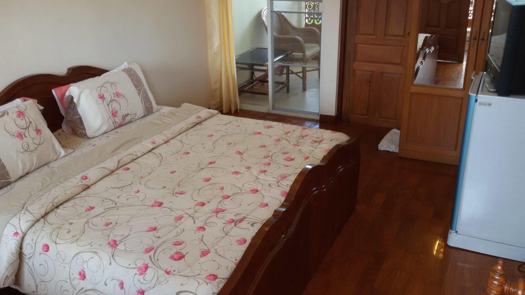 Your House 3 Guest House Chiang Mai Esterno foto